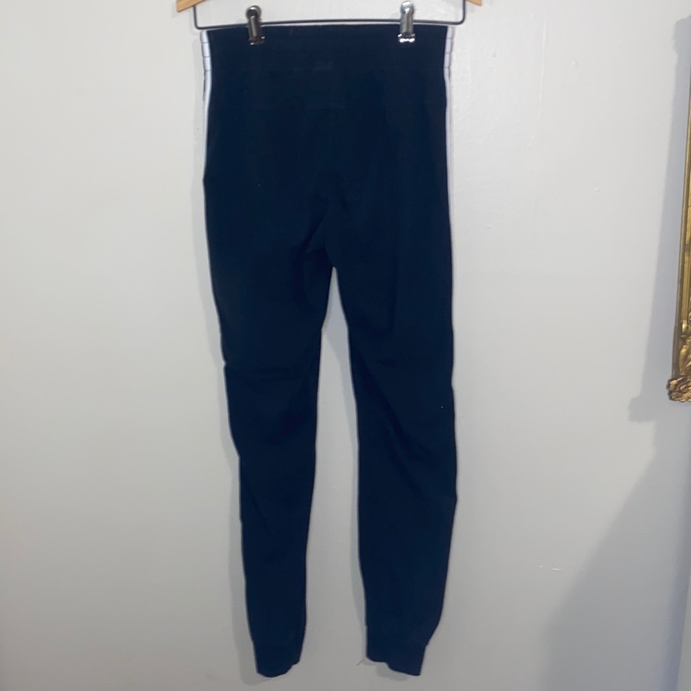 🪿Black Adidas leggings with 3 white stripes down the leg! - Picture 7 of 8